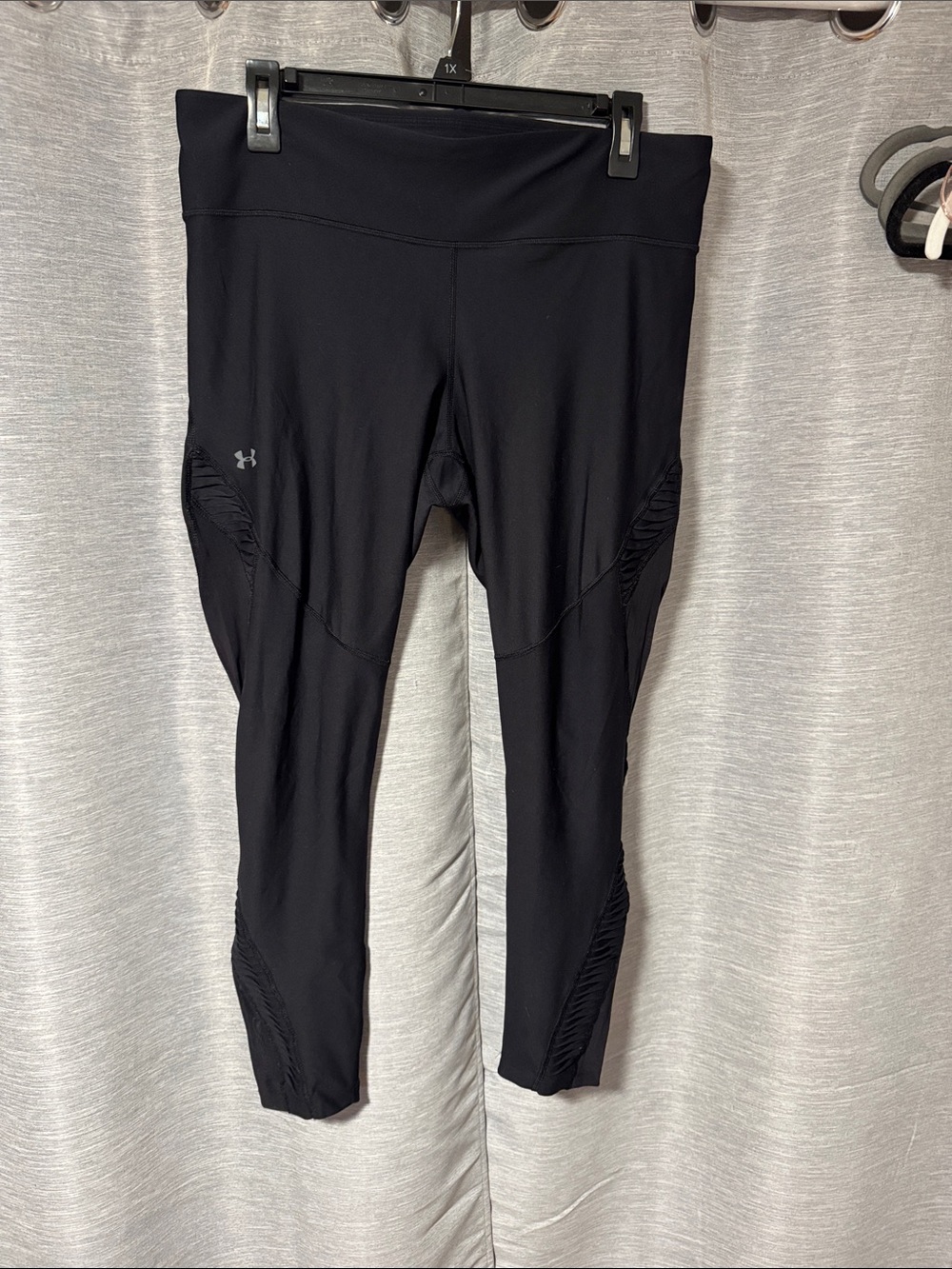 Under Armour Black Womens Performance Leggings with Side Ruched Panels